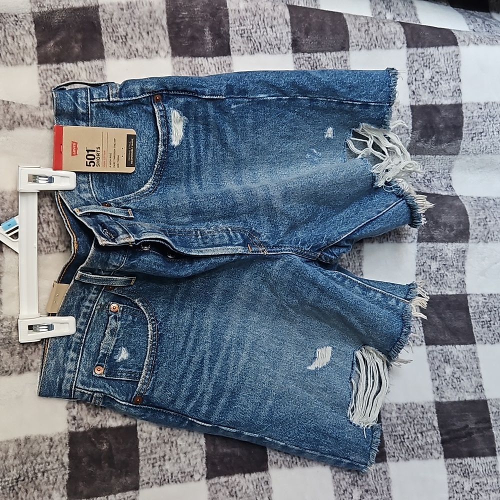 Levis